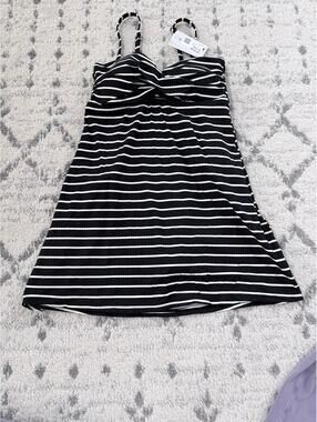 New with tags Lands’ End tankini swimsuit